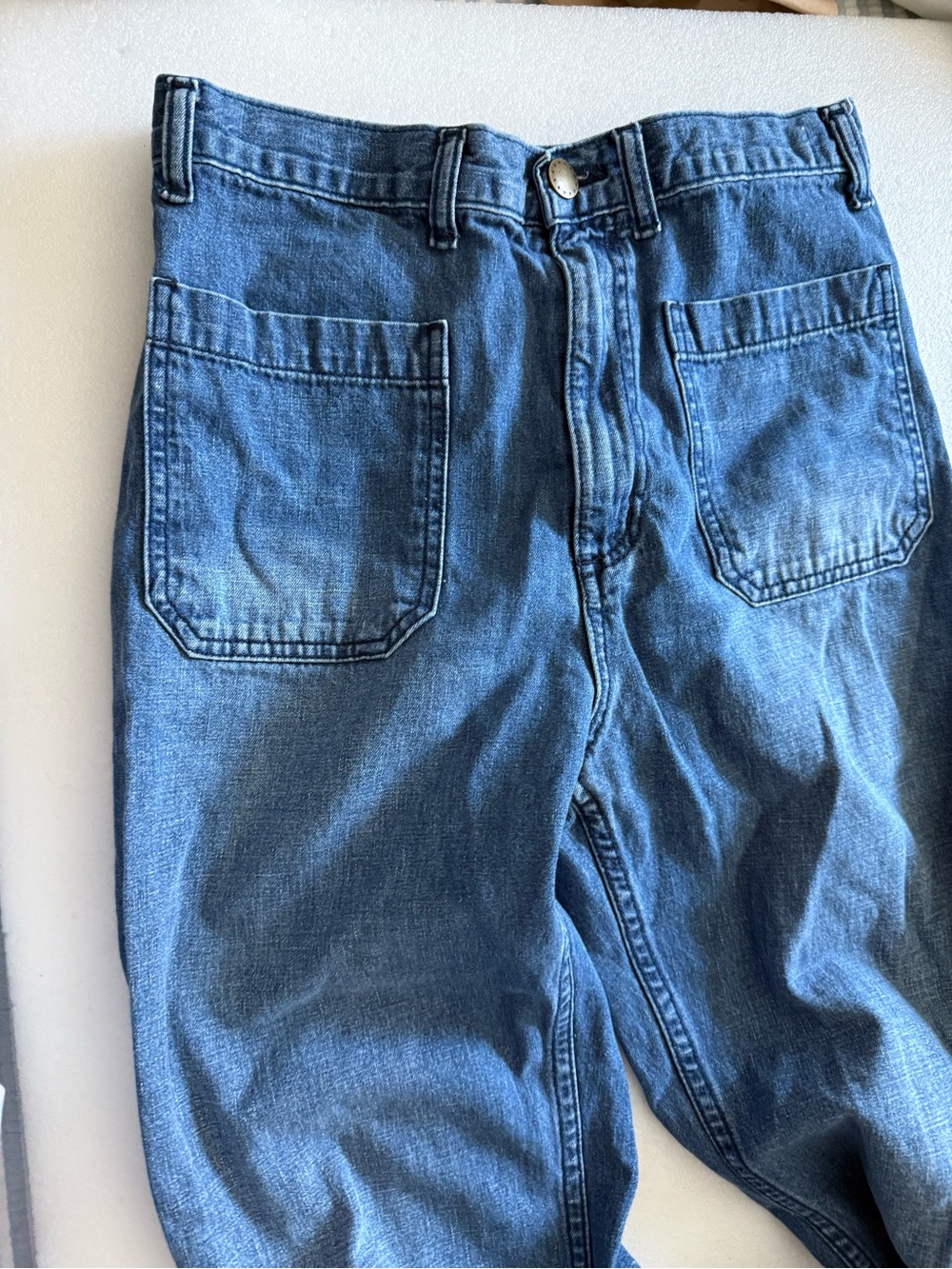 THE GREAT. Relaxed High-Rise Wide Leg Jeans in Medium Blue Denim